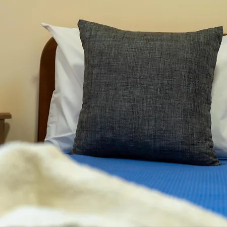 Angelique Landsted Sinarádes