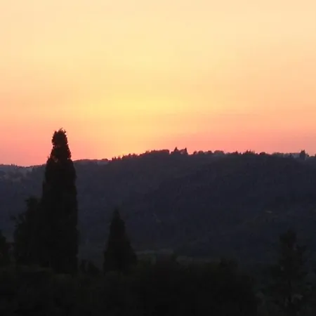 Angelique Kır Evi Sinarádes