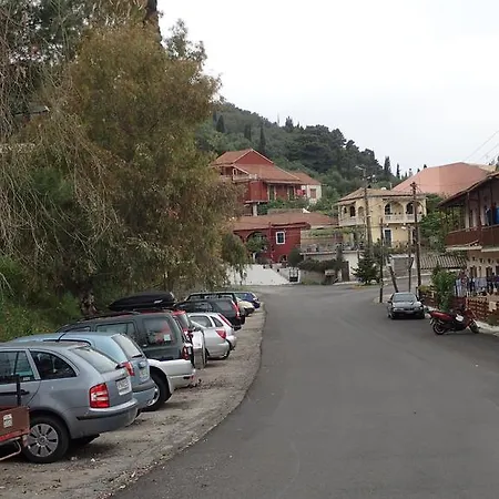 Angelique Séjour à la campagne Sinarádes